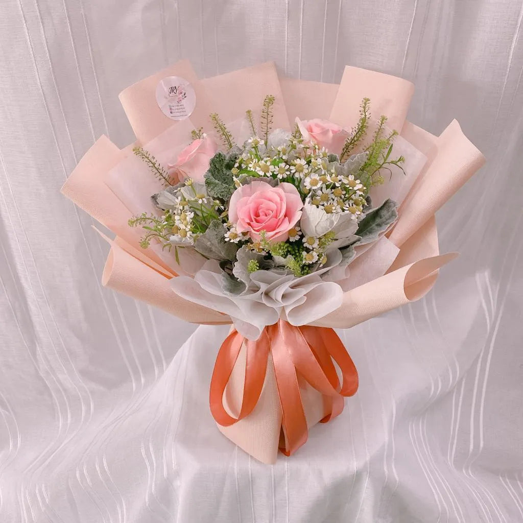 Peach Blush Daisy Charm