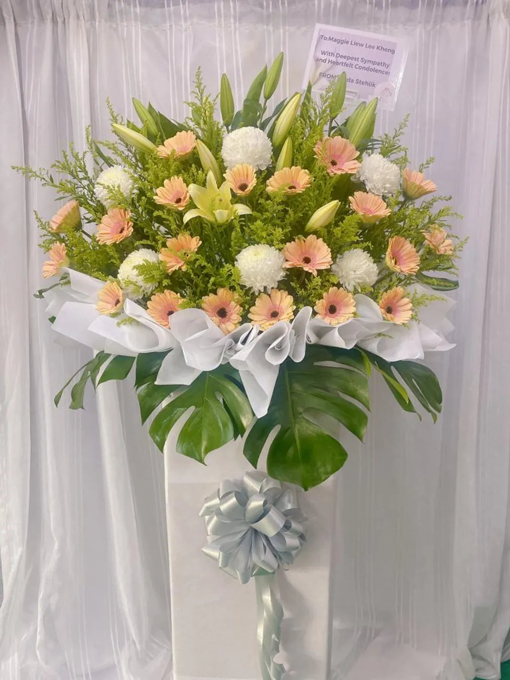 Warm Remembrance Condolence Stand