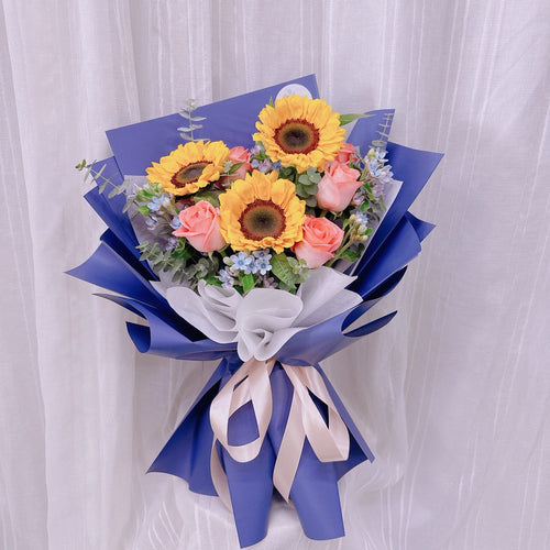 Blue Ribbon Graduation Bouquet