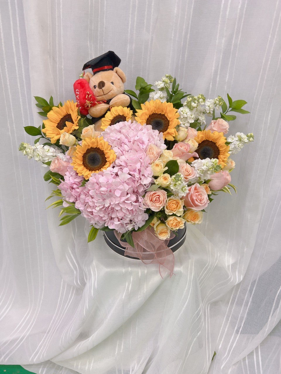 Proud Moment Graduation Bloom Box(2pics)