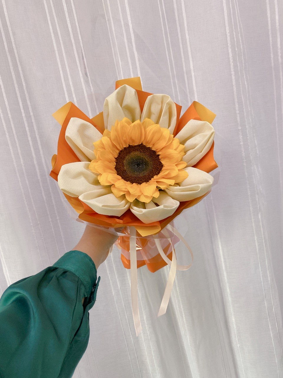 Golden Achievement Bouquet(3pics)