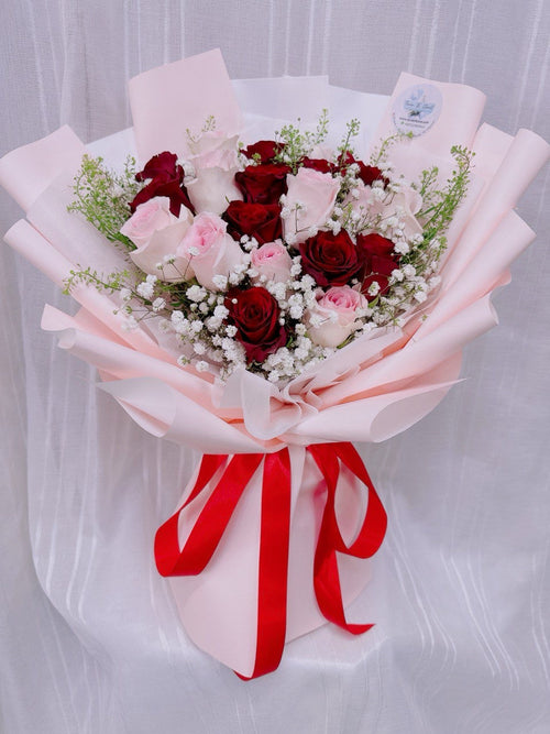 Blushing Romance Mixed Rose Bouquet 