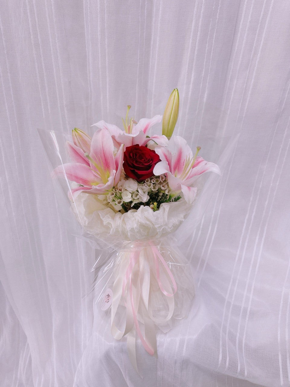 Lily & Rose Petite Bouquet
