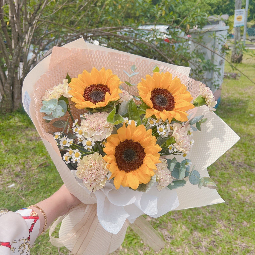 Sunshine Graduate Bouquet