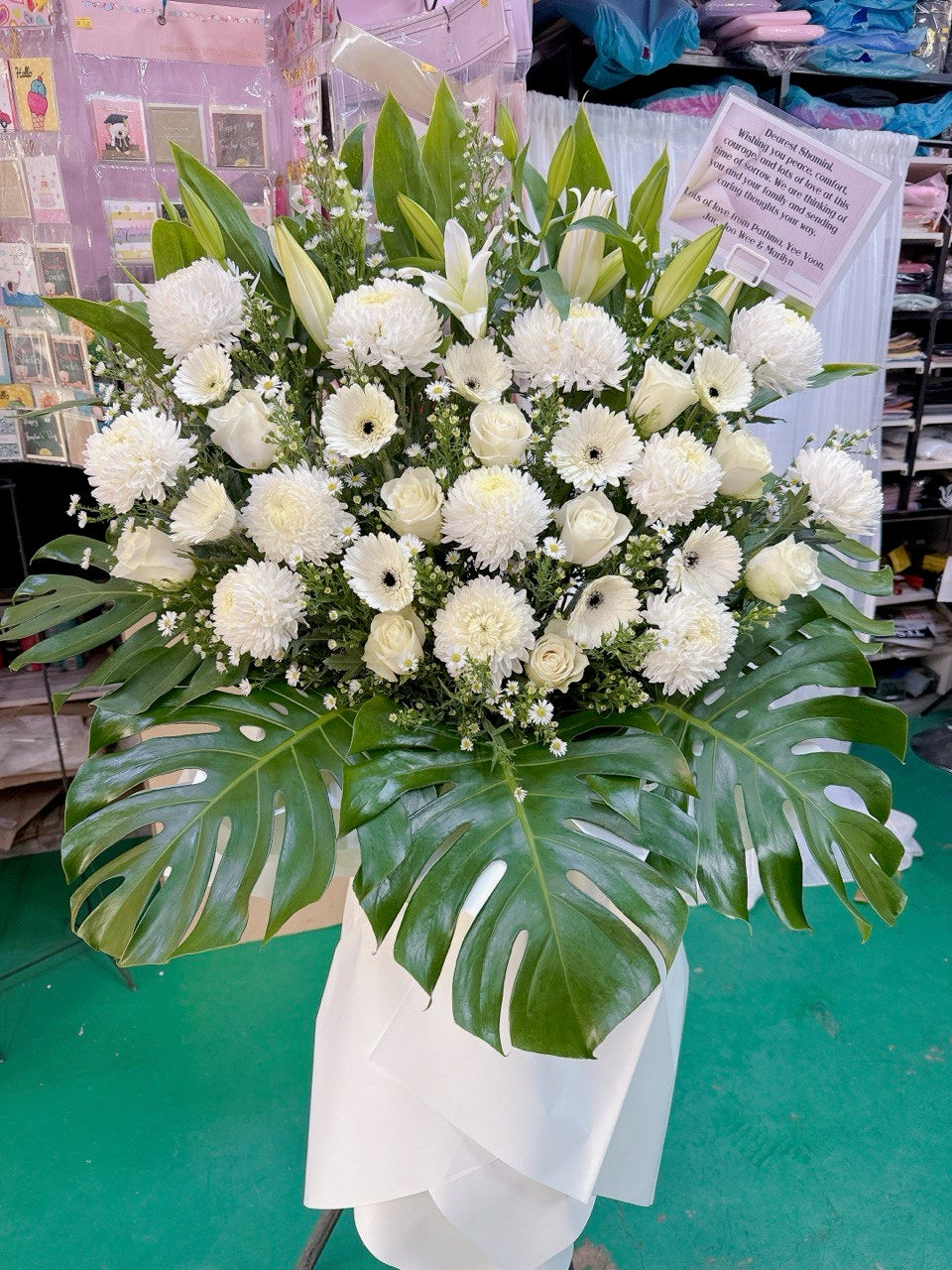 Eternal White Tribute Stand