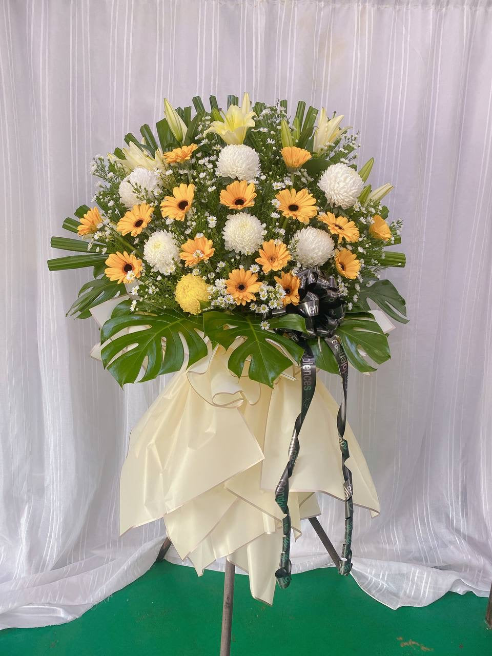 Sunset Grace Condolence Stand