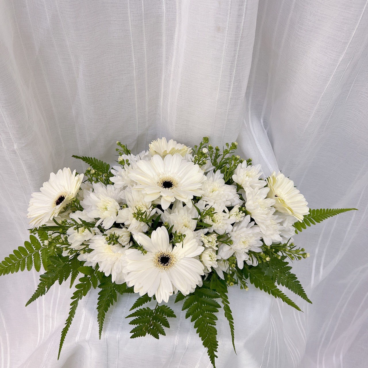 Silent Tribute Table Spray