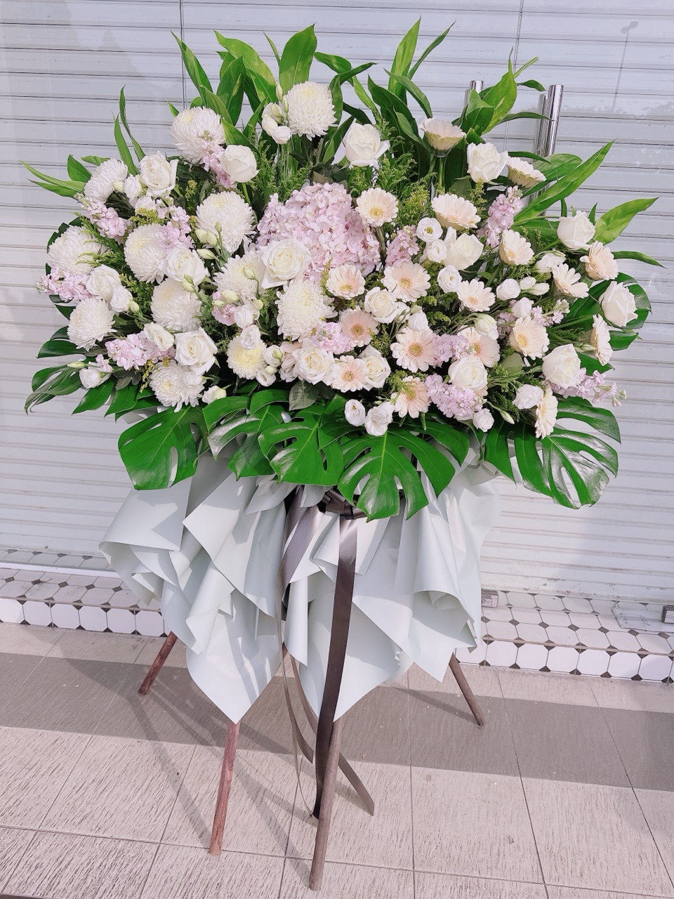 Tranquil Grace Condolence Stand(3pics)