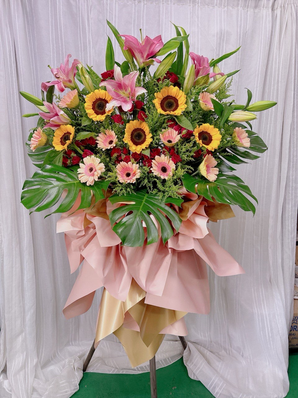 Rosé Charm Grand Opening Stand