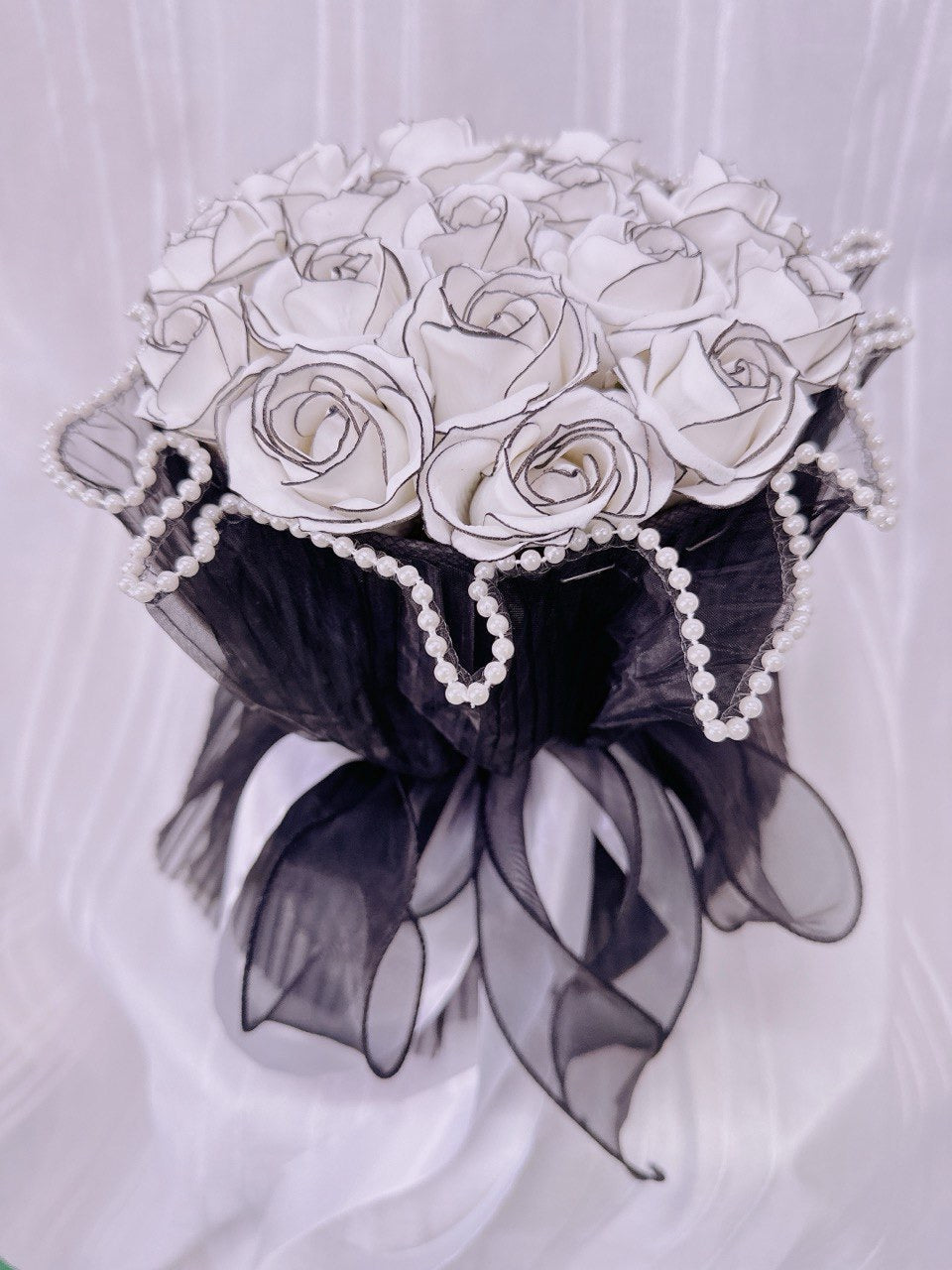 Pearl Elegance White Soap Rose Box