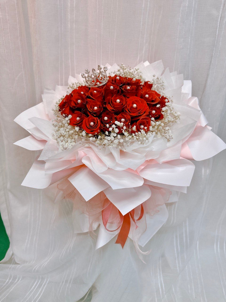 Queen’s Crown Red Rose Bouquet