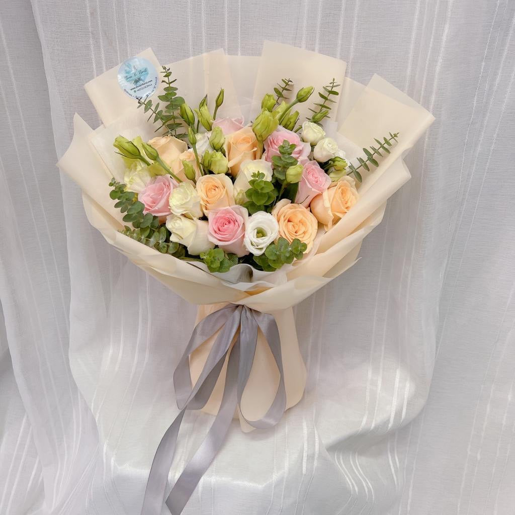 Peach Blush Elegance Bouquet