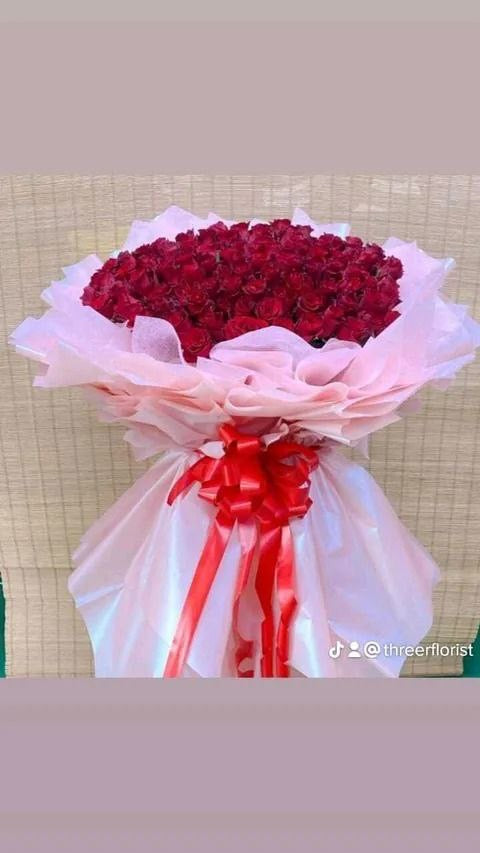 Endless Love Grand Rose Bouquet