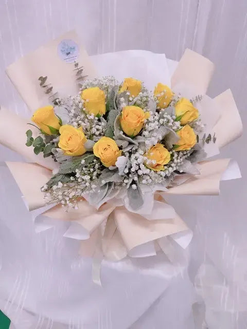 Golden Buttercup Rose Bouquet