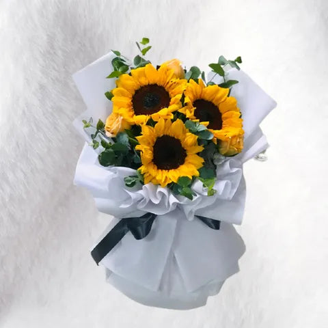 Classic Sunbeam Bouquet